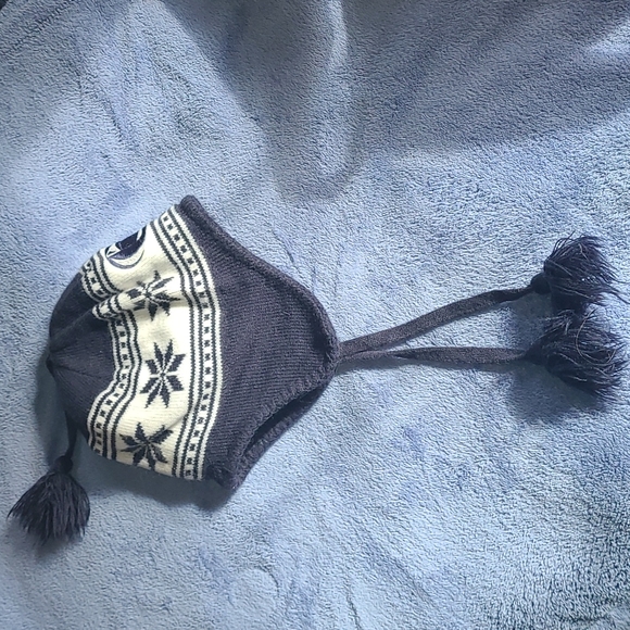 Cozy Penn State winter hat - Picture 4 of 4
